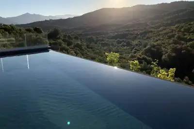 Image de Villa4* vue exceptionnelle, 5ch 4sdb, piscine privée chauffée, billard…