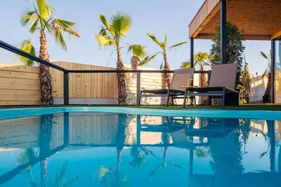 Image de Villa à Zrce, près de la plage, sports nautiques, festival, fête, wifi gratuit, jusqu'à 6 personnes.