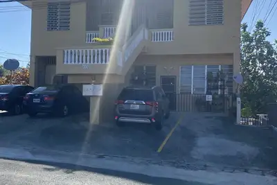 Image de Faites une pause et détendez-vous à My West Little Corner Apt. 5 / 3br / Wifi / Ac / Fam / Bus