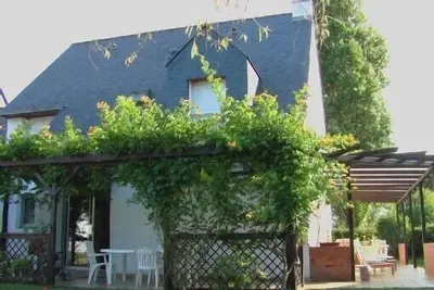 Image de Villa contemporaine spatieuse et confortable à deux pas de la plage