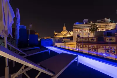 Image de Caminante del Agua I: Great flat Sevilla center