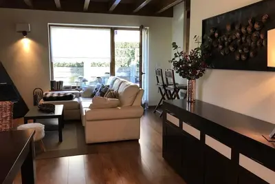 Belle maison d'angle avec jardin et belle vue