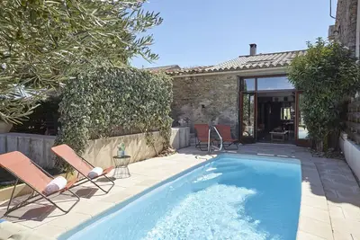 Image de Chalet À Vins De Luxe Et Grange À Barils, Canal du Midi