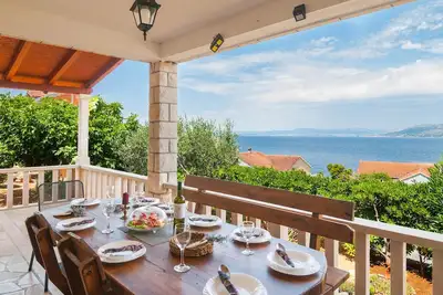 Image de Maison confortable de 5 chambres à Postira