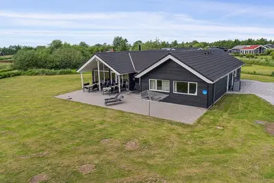 Image de Superbe maison à Idestrup avec sauna