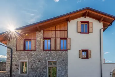 Image de Villa dans les vignes avec vue sur les montagnes