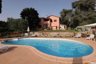 Image de Entire farmhouse with three apartments and swimming pool