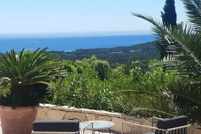 Image de Quiet villa with open sea view – saltwater pool & heated jacuzzi facing the sea