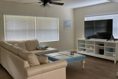 Image de Promenade à Indian Rocks Beach \"The In-Between\"