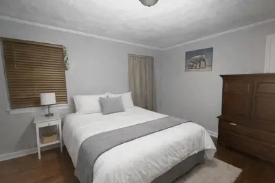 Image de 1. 2 miles away from Augusta National Golf Course