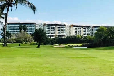 Image de Des vacances de haut niveau, un golf et un spa s'évadent