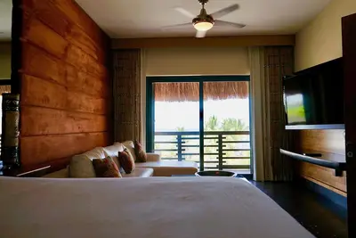 Image de Oceanfront 3 br penthouse. Private pool &roof top amazing   blue iocean  views