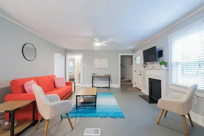 Image de Se sent comme à la maison! 4br Charmant Idéalement Situé