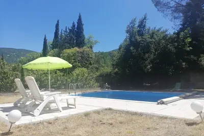 Image de Bienvenue à l'Olivade piscine privative avec grand jardin