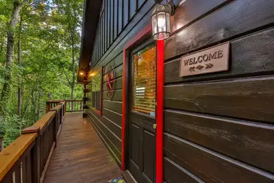 Image de Cabine Mountain View avec Wi-Fi et de nouveaux meubles