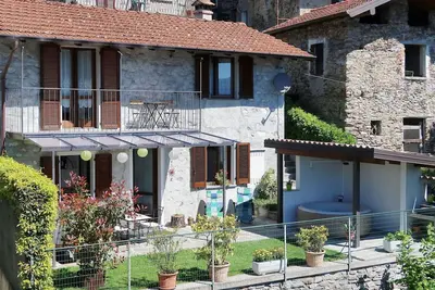 Image de Belle maison de vacances privée avec bain à remous, Wifi, Tv, terrasse, animaux admis et parking