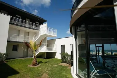 Image de Super Endroit! Appart Abordable à 300m de la Plage + Accès Piscine Chauffée