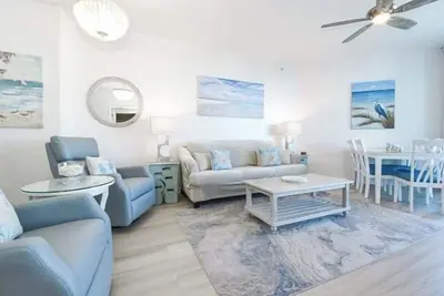 Image de Condo de 2 chambres en face de la plage avec piscine lagon