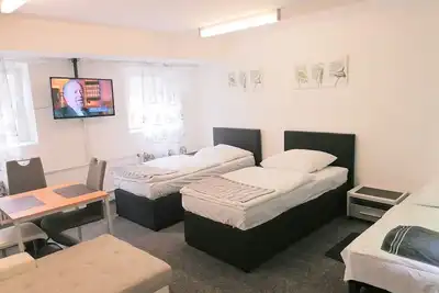 Image de Appartement soutrrien privé (R) OpelCity près de l'aéroport de Francfort