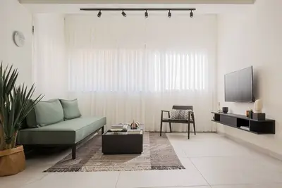 Image de Mr. Louis - By Tlv2go