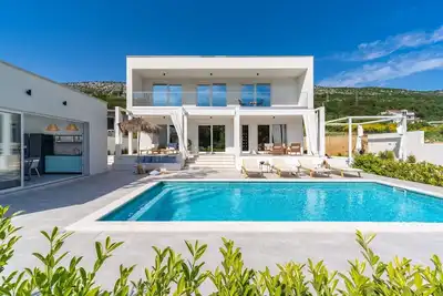 Image de Villa Zen with private 32 sqm pool, summer kitchen, 7 km from the beach