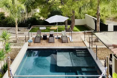 Image de Maison d'hotes avec piscine chauffée proche de Nîmes