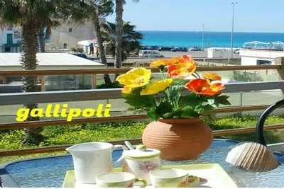 Image de Gallipoli face à la mer.