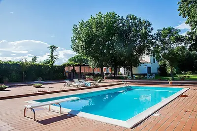 Image de Villa avec piscine privée, 16 lits, court de tennis