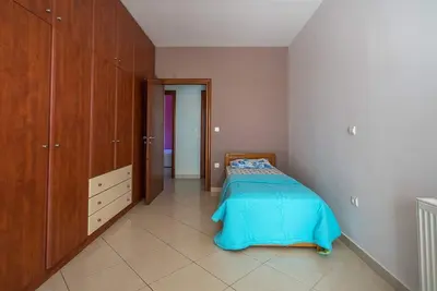 Image de Υπέροχο διαμέρισμα με ένα όμορφο πάρκο εμπρός!