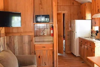 Image de Cabins On the Sampit River.