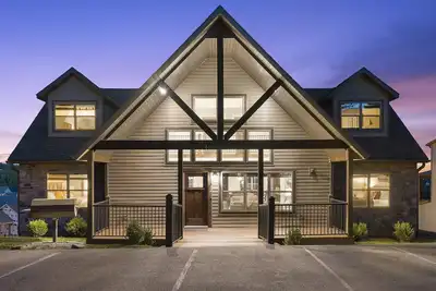 Image de Vue imprenable sur le lac avec de nombreuses animations familiales au Black Bear Den