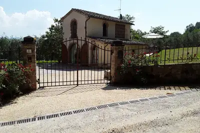 Image de Grange avec piscine privée très proche de San Gimignano, Sienne, Volterra et Florence