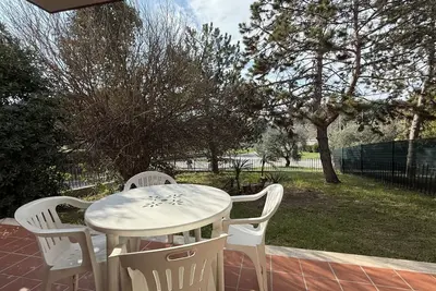 Image de S077 - Sirolo, three-room apartment with garden in the center
