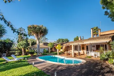 Image de Finca Son Tous unique près de Santanyí avec piscine privée d'eau salée et vue sur la mer