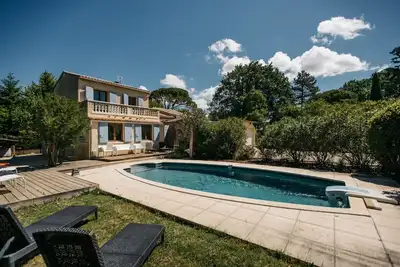 Image de Les Volets Bleus - piscine privée