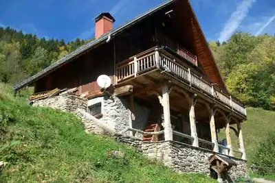 Image de chalet typique en Beaufortain