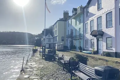 Image de Nancie's Place Appartement soeur magnifiquement fini à 5 * Zoe's Place & Parking