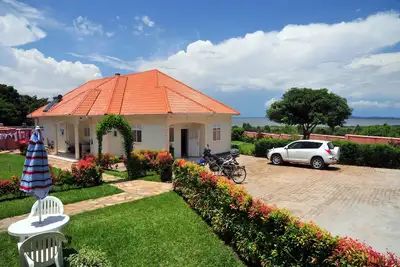 Image de Victoria Guest House & Safaris avec vue sur le lac