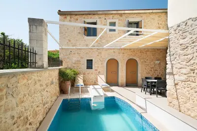 Villa en pierre, emplacement parfait pour explorer l'ile