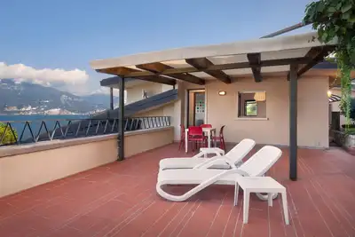 Image de Watercolor Loft With Lake View