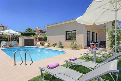 Image de Villa côté mer - comprend une piscine privée, Wi-Fi et une table de billard