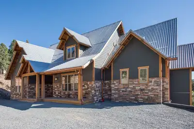 Image de Abbey Lodge, 9 chambres, 23 personnes, salle de jeux, connexion Wi-Fi, télévision à écran plat