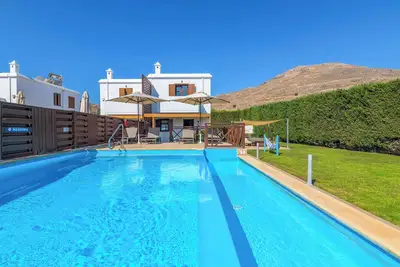 Image de Lindos Topaz - villa avec piscine, climatisation, Wi-Fi et ping-pong dans un excellent emplacement!