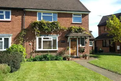 Image de Court ou long terme, séjours de vacances en groupe à Guildford. Accès facile, parking gratuit