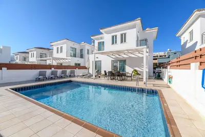 Sunrise Bay Villa #3 - Charming Protaras Centre Getaway