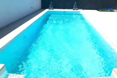 Image de Villa de luxe de vacances avec piscine privée, WiFi, cuisine barbecue.