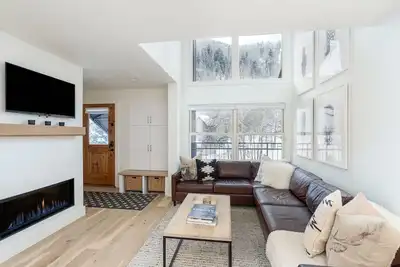 Image de Cimarron Lodge 15 - Promenez-vous partout en ville depuis ce fantastique condo familial.