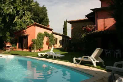 Image de Magnifique maison de vacances privée pour 12 personnes avec piscine privée, Wifi et Tv