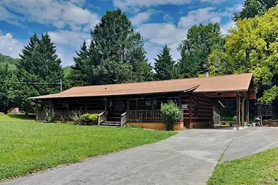 Image de Willow Creek, 2 chambres, table de billard, WiFi, bain à remous, pour 6 personnes