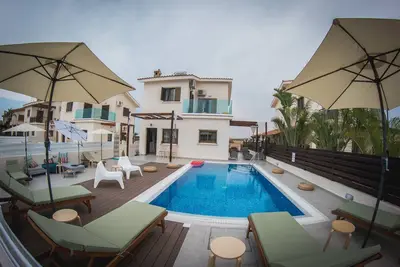 Image de Villa Elena (Piscine privée, à 90 mètres de la plage, près de la plage de Nissi)